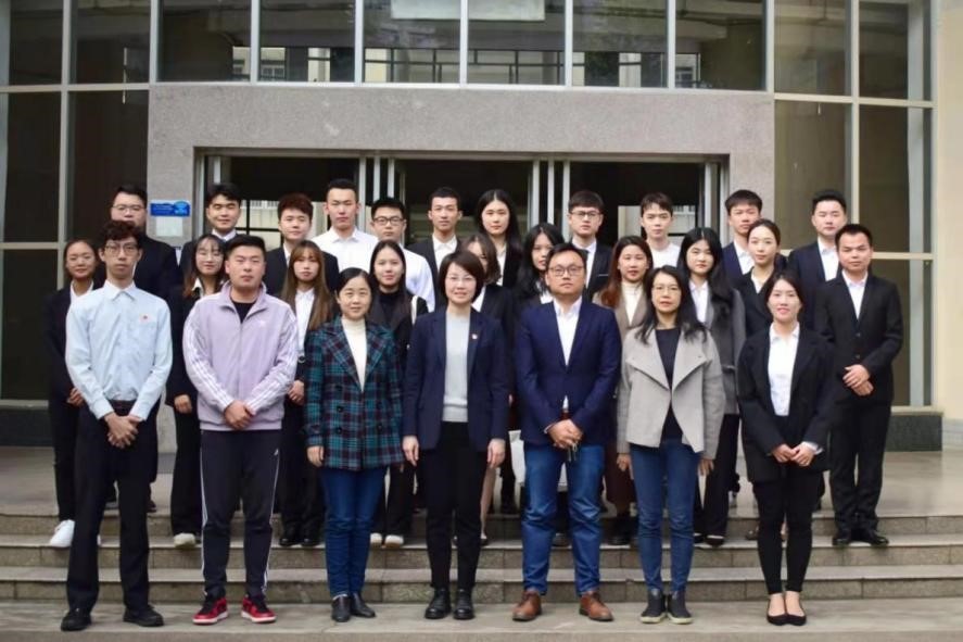 广西大学化学化工学院第十九次研究生代表大会顺利召开