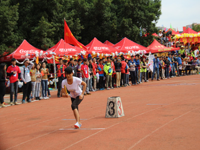 说明: http://hxhgxy.gxu.edu.cn/images/15/01/02/1g3azudo5u/D21C6533F5DFF8E4BA7BBE81BF18D31F.jpg