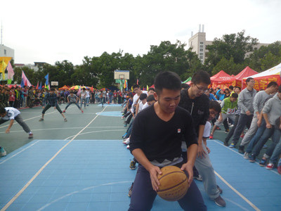 说明: http://hxhgxy.gxu.edu.cn/images/15/01/02/1g3azudo5u/AC506ED9B1366710CE5D8A0F986F863F.jpg