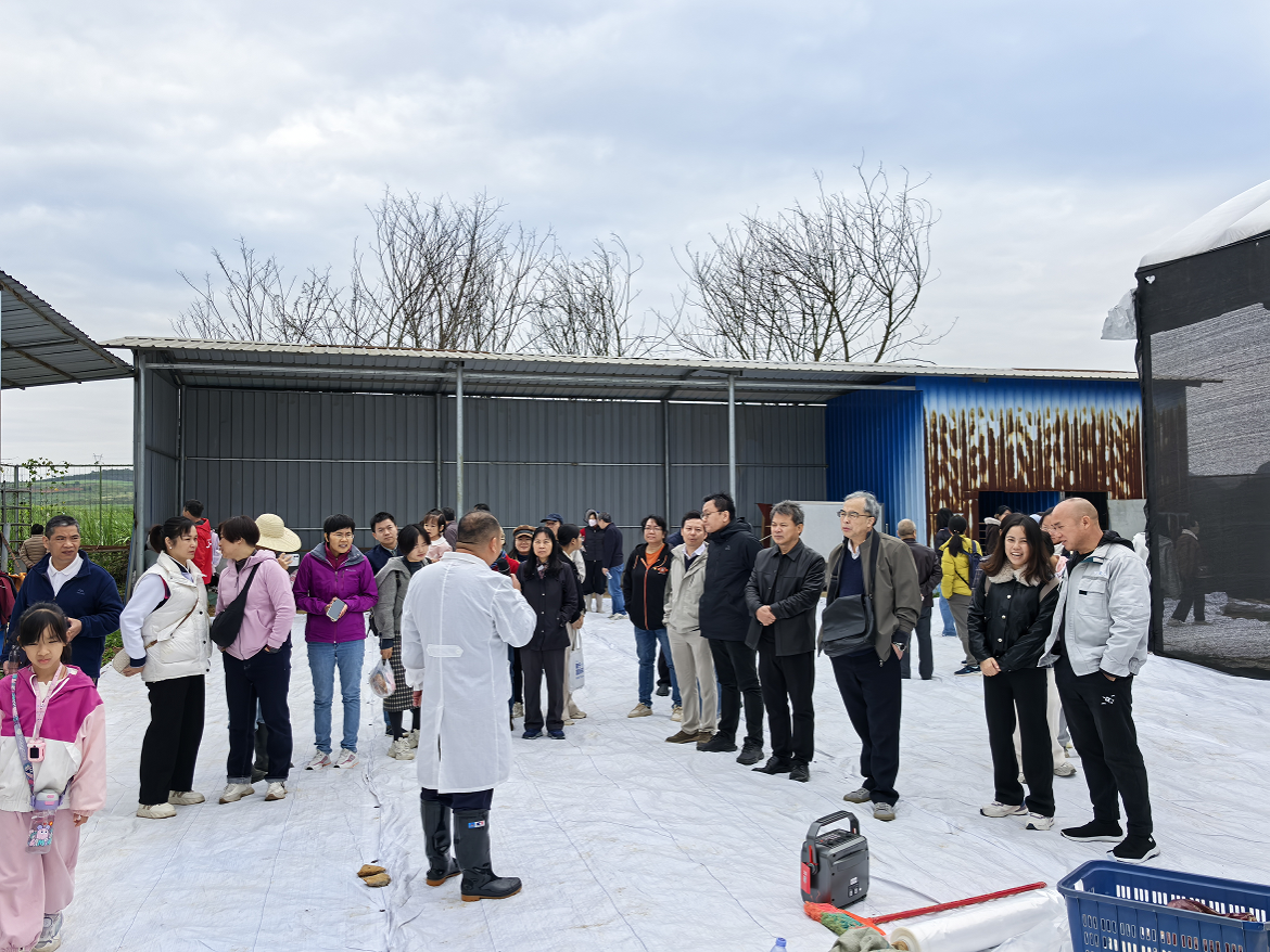 化学化工学院分工会组织教师赴农科新城及石埠乳业开展活动